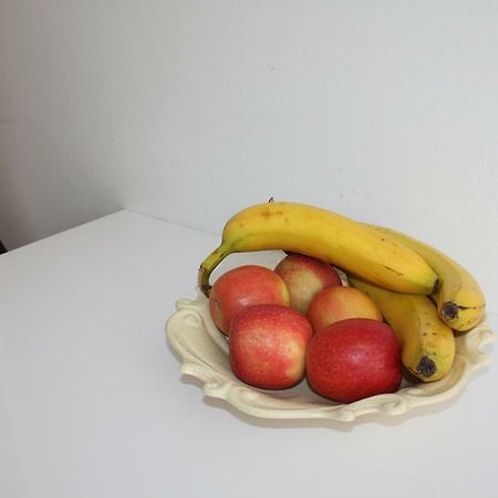 אקורירי Brekkugata 33 Guesthouse מראה חיצוני תמונה